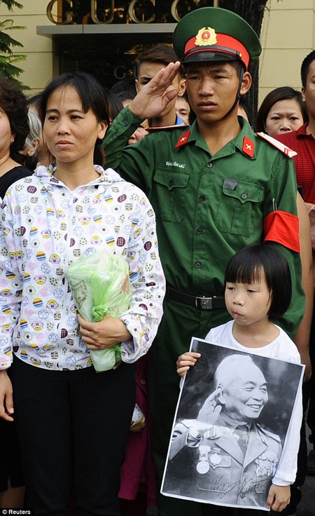 La presse internationale couvre les obsèques nationales du général Giap - ảnh 3